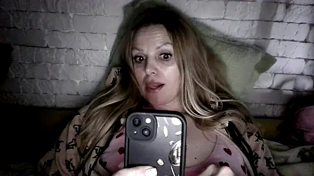 Angel_girllovemy's cam snapshot