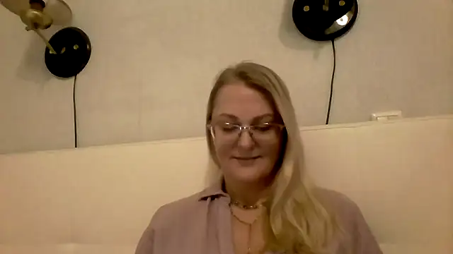 Emilia99's cam snapshot