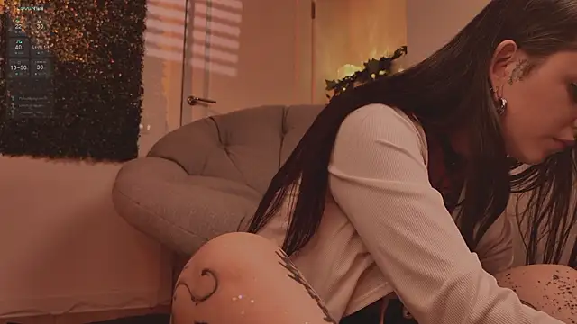 MichaellaMoon live sex cam