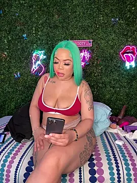 RenaThickAss live sex cam