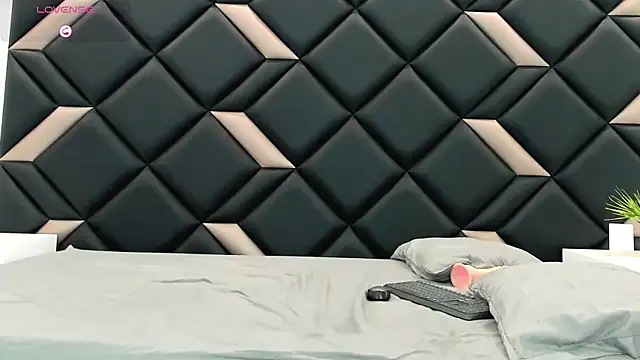 GeraldineSandoval's cam snapshot