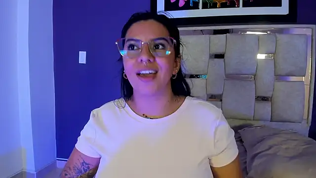 emilyy_cooperr's cam snapshot