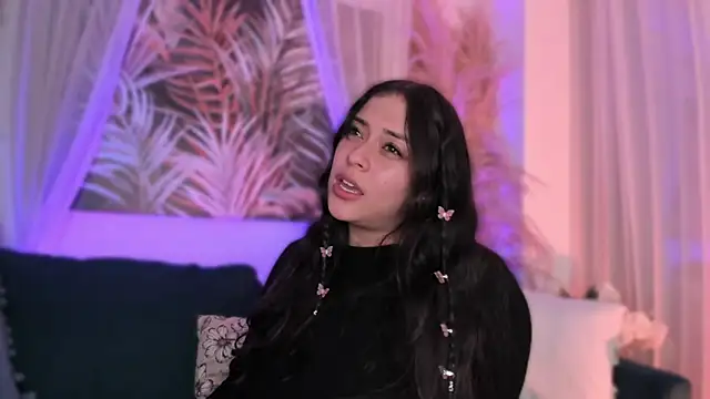 Nicolle_W's cam snapshot