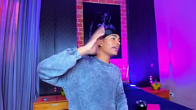 AlanCutee live sex cam