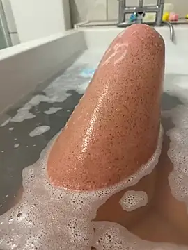 JustYourNormalCouple's cam snapshot