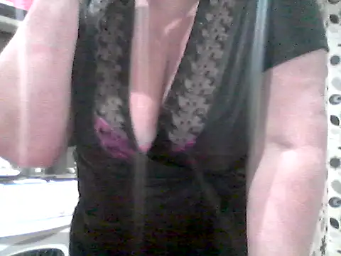 Lisa_Suzie's cam snapshot