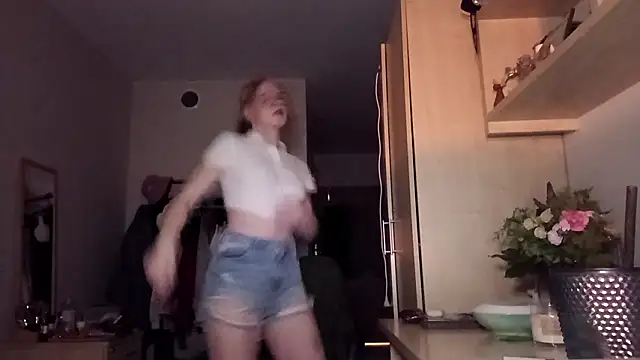 MiaMooon05's cam snapshot