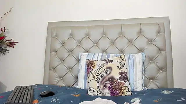 agatha__collinsss's cam snapshot