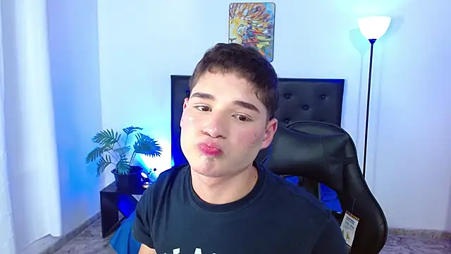 Mattass18 live sex cam