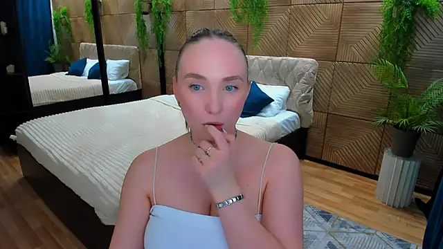 TrueReincarnation live sex cam