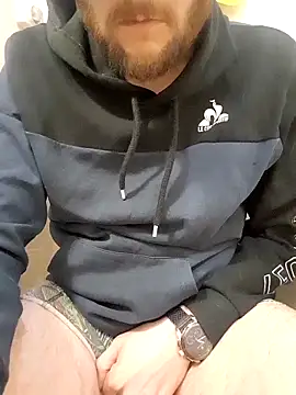 80julien live sex cam