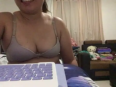 lady_candy85's cam snapshot