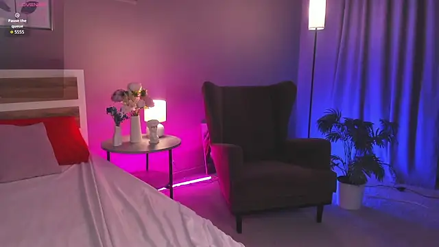 hey_tessa's cam snapshot