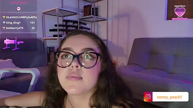 Emmy_peach1's cam snapshot