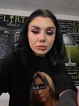 MaeveMoon live sex cam