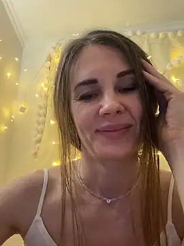 LucieMack's cam snapshot