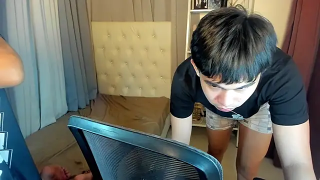 davincihugecock live sex cam