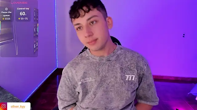 oliver_kyy's cam snapshot