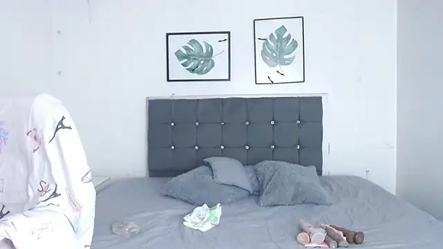 selena_yourmilf's cam snapshot