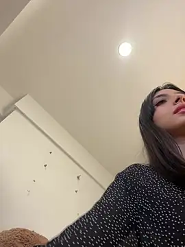 ZaraLuuv's cam snapshot