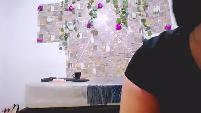 MaidenGame's cam snapshot