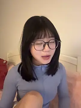 Ella-AAAAA live sex cam