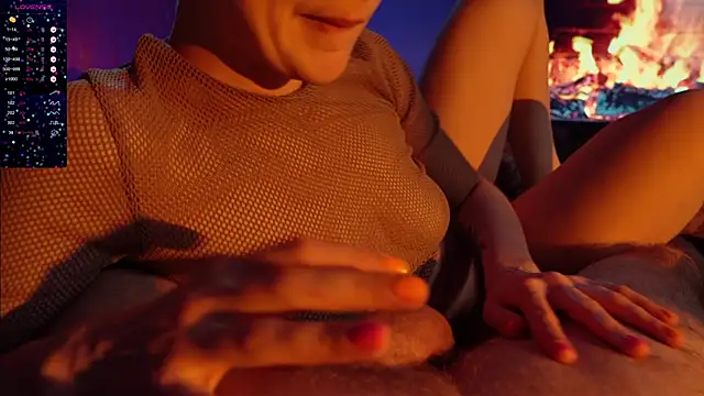 Strawberrywithcream18's cam snapshot