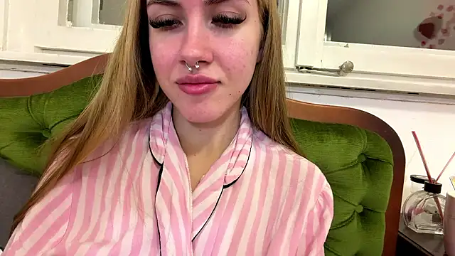 Humble_Peach's cam snapshot