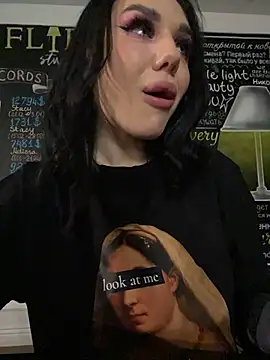 MaeveMoon live sex cam