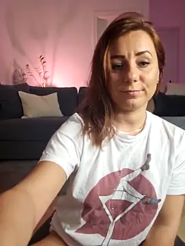 AngelaDesires live sex cam