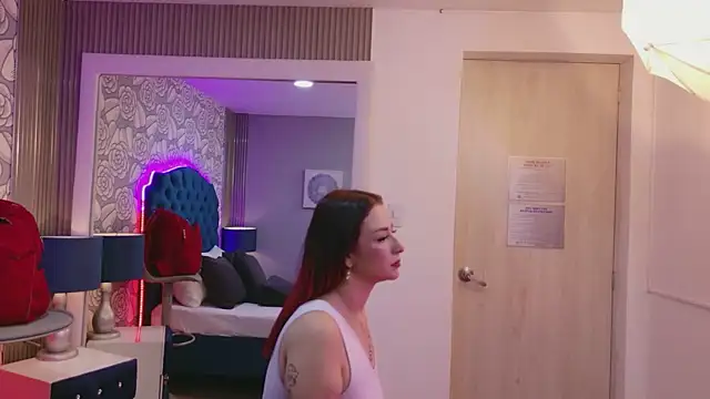 TaniaBlaze live sex cam