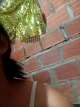 triana-hot18 live sex cam