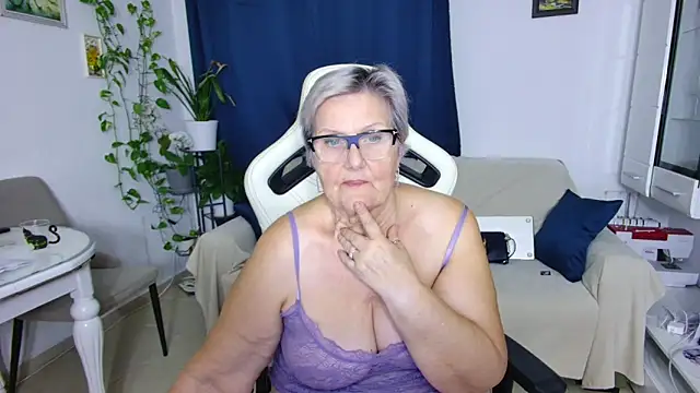 Selenna57 live sex cam