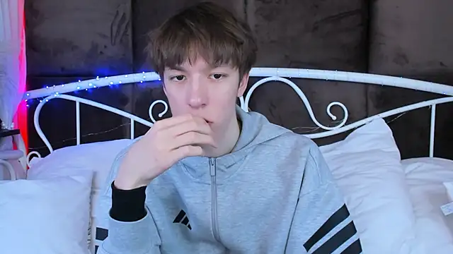 MarkBranston live sex cam