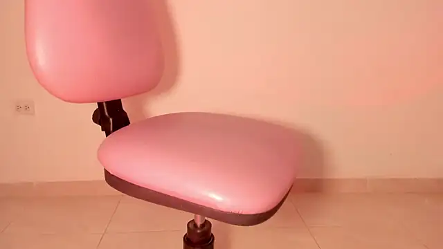 Ashleyroys_111's cam snapshot