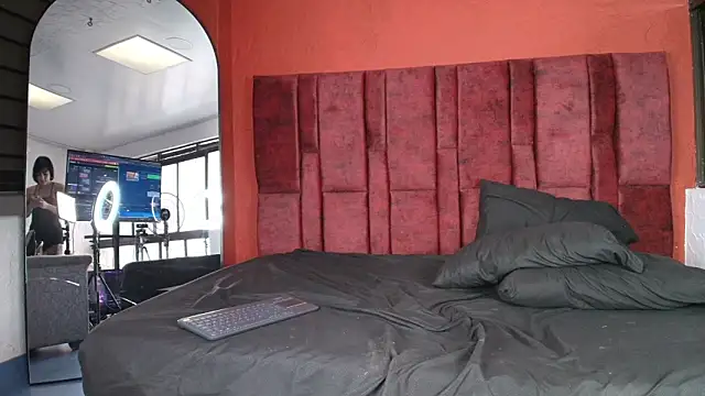 LilithVibe_'s cam snapshot