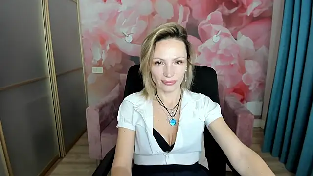 AlinaMoor's cam snapshot