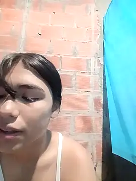 triana-hot18's cam snapshot