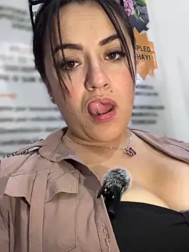 Lesly_10-'s cam snapshot