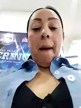 CRISTAL__11's cam snapshot