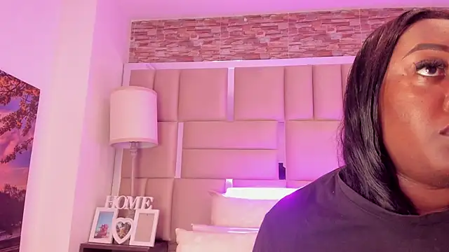 ShaniaBrownn live sex cam