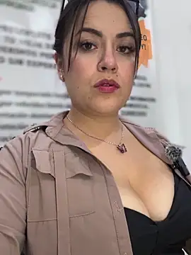 Lesly_10-'s cam snapshot