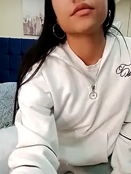 MaddieQuinn's cam snapshot