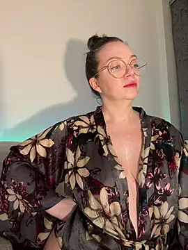 FemDom_RubyKnightXXO's cam snapshot