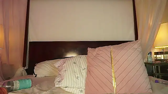 Katyerave live sex cam