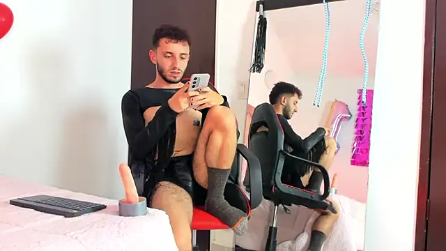 Curlystartt live sex cam