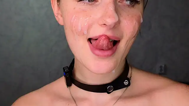 Lovelly_molly1 live sex cam