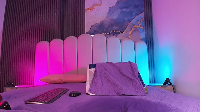 hot_dione's cam snapshot