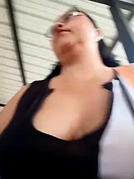 Dirty-Momm-Divorced-Hot's cam snapshot