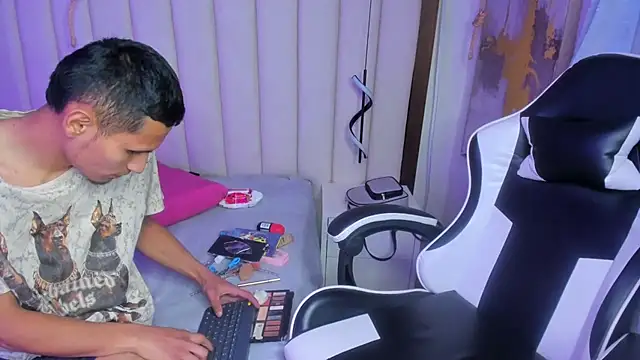 Ela_Sammy's cam snapshot